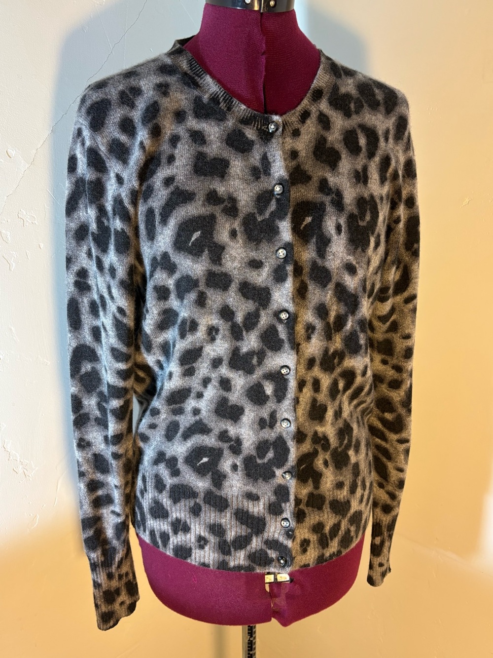 Apt 9 100% cashmere leopard print cardigan large perfect condition